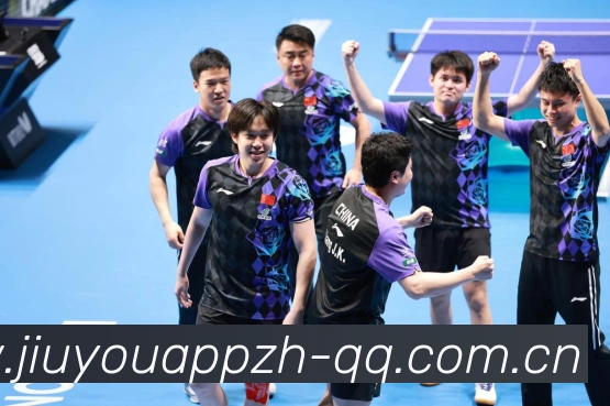 尼克斯对阵热火NBA常规赛激烈对决引爆球迷期待解析:最新赛事动态与深度分析 尼克斯对阵热火NBA常规赛激烈对决引爆球迷期待解析:最新赛事动态与深度分析